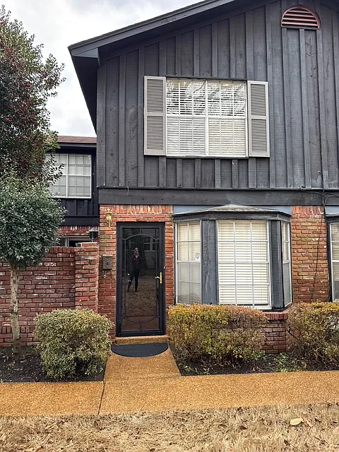 Building Photo - 211 S Idlewild St