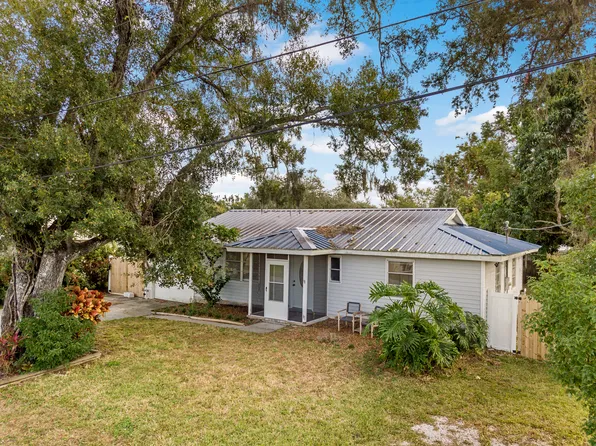 2214 51st Avenue Dr E, Bradenton, FL 34203