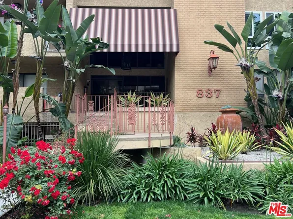 837 N West Knoll Dr APT 112, West Hollywood, CA 90069