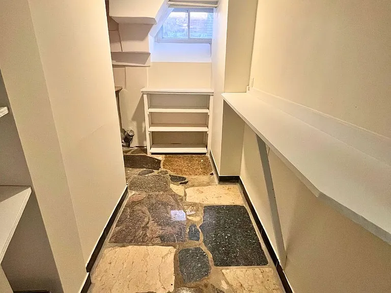 315 Frank St — Photo 29