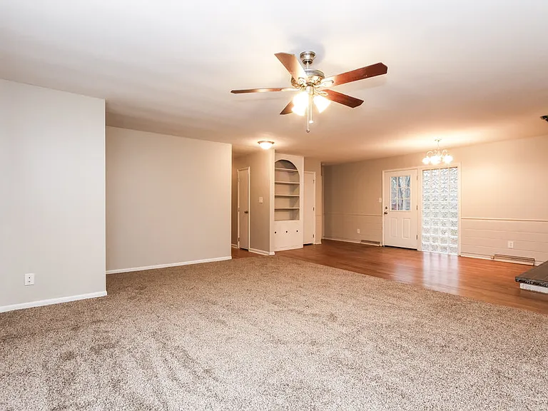 7605 Kimberly Dr — Photo 2