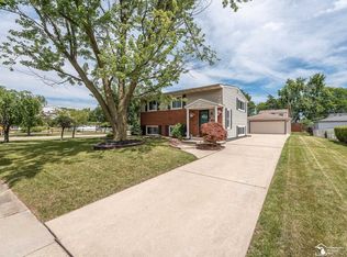 536 Donnalee Dr, Monroe, MI 48162