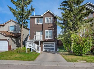 137 W Martinpark Way NE, Calgary, AB T3J 3M8