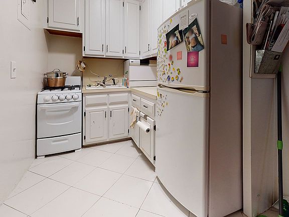 5th image of 323 W 82nd St APT 1B