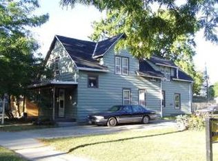 1210 Broadway, Green Bay, WI 54304