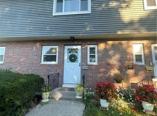 5 Camelot Dr APT 3, Bloomfield, CT 06002