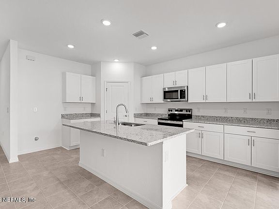 4th image of 8501 LILIAS Circle