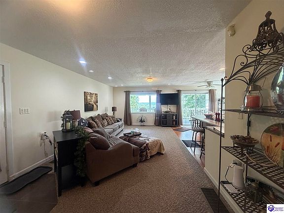 5th image of 983 Cave Heights Ln
