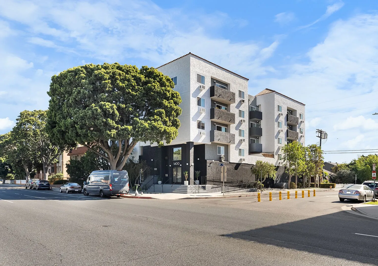 1400 Venice Blvd.- Modern Living in the Heart of Venice Renovated 2 Bedroom Units — Photo 1