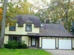 14832 Cross Ln, Spring Lake, MI 49456