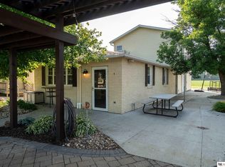 2407 W Shore Dr, Union, NE 68455