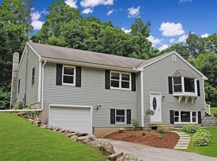 5 Ash Ln, West Brookfield, MA 01585