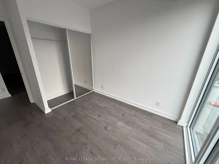 75 James St S #615 — Photo 9