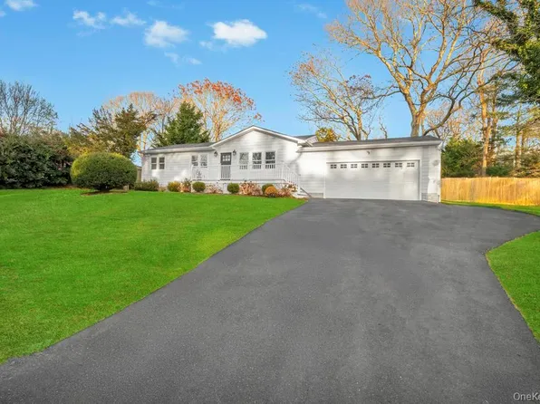 12 George Street, Hampton Bays, NY 11946