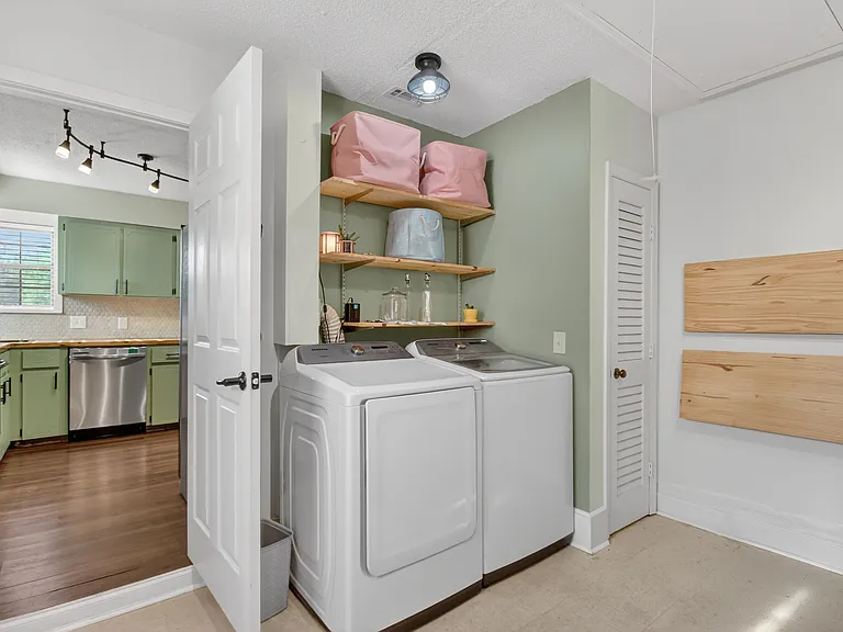 606 Windhaven Dr — Photo 37