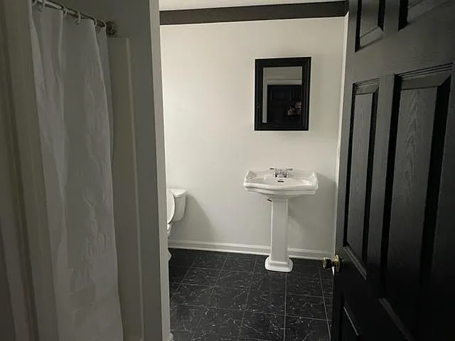 308 Baylor Ln — Photo 2