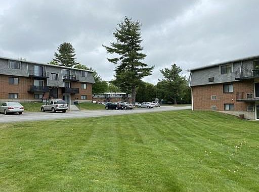 4th image of 176 Maple Ave APT 6-36