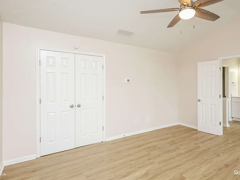 995 Clairidge Ln SW — Photo 4