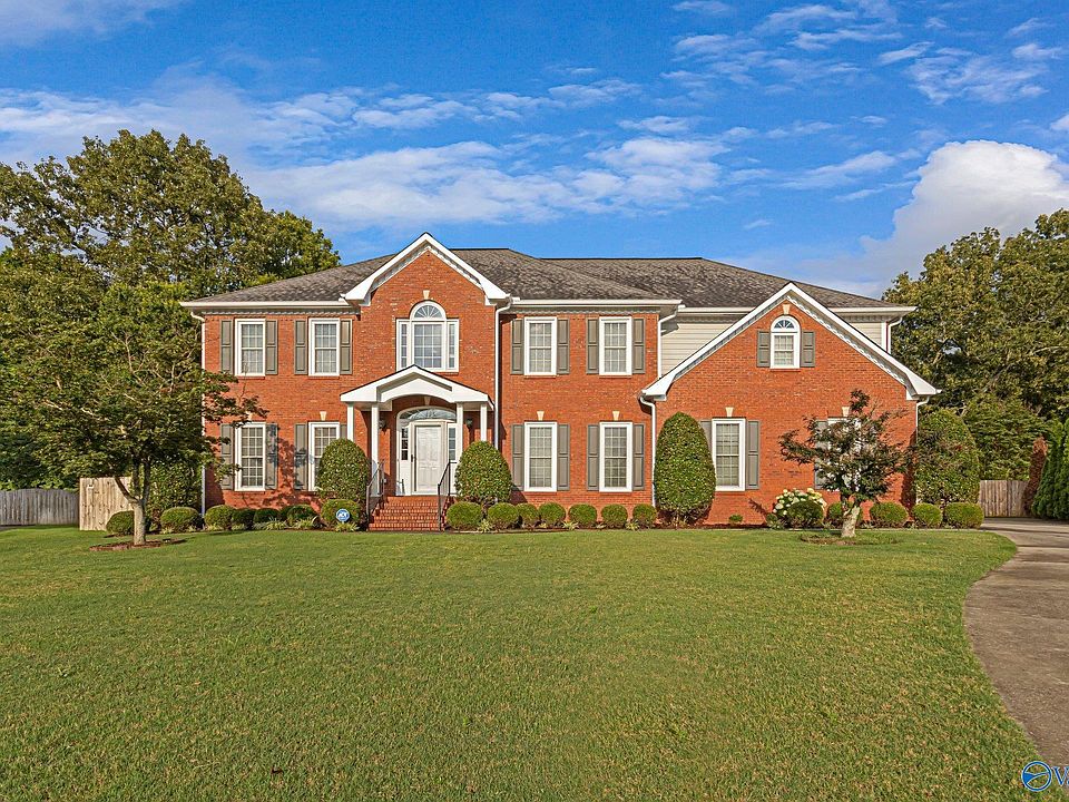 1st image of 120 Wood Creek Dr