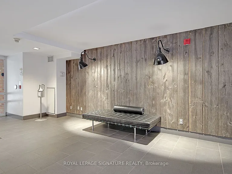 955 Queen St W #Penthouse 08 — Photo 39