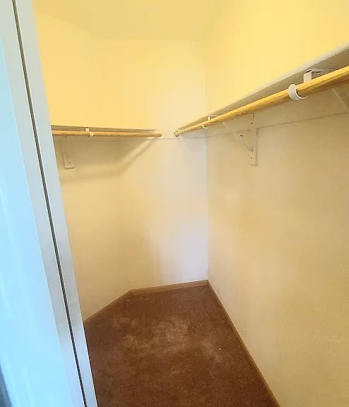 Jasmine bedroom closet