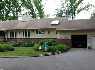 5 Cambridge Dr, Colonia, NJ 07067