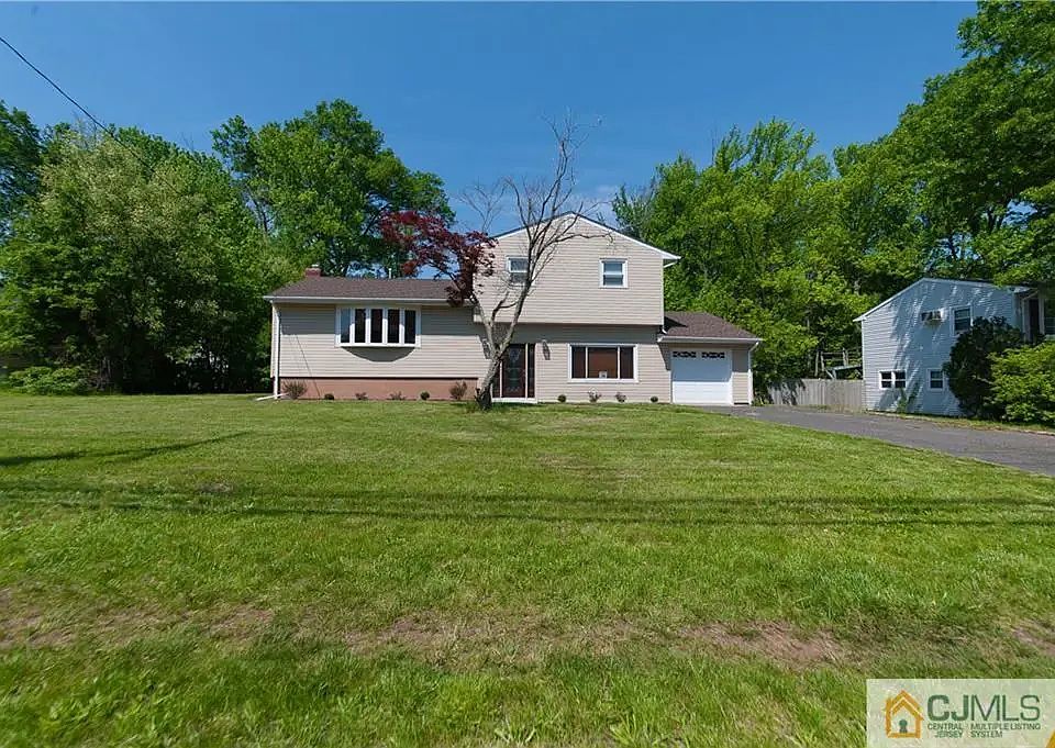 2nd image of 289 Wood Ave