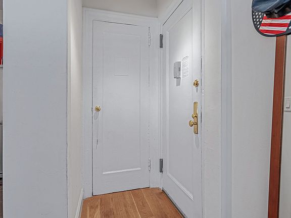 4th image of 25 W 64th St APT 1A