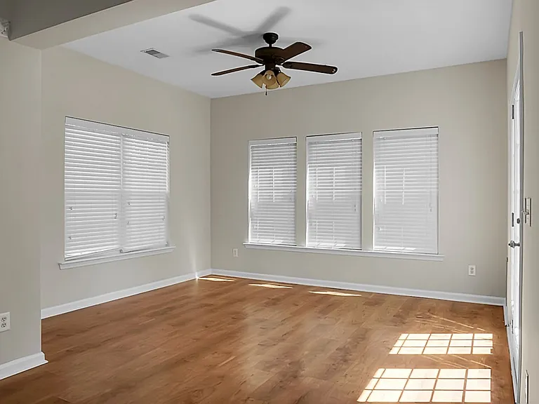 8003 Henderson Rd — Photo 22