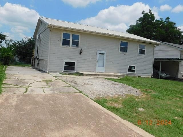 1st image of 5327 NW Elm Ave