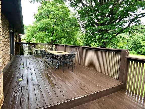 5th image of 3225 Bordeau Dr