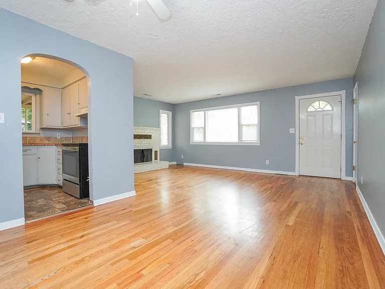 1517 S Chrisway Dr — Photo 8