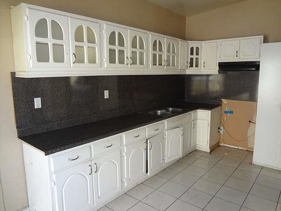 2nd image of 967 Le Borgne Ave