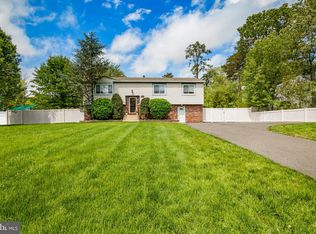 107 Hilltop Rd, Berlin, NJ 08009