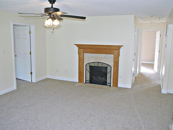 4th image of 403 Falls Ave