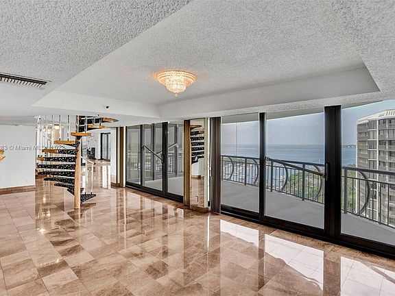 2nd image of 2843 S Bayshore Dr APT 4B