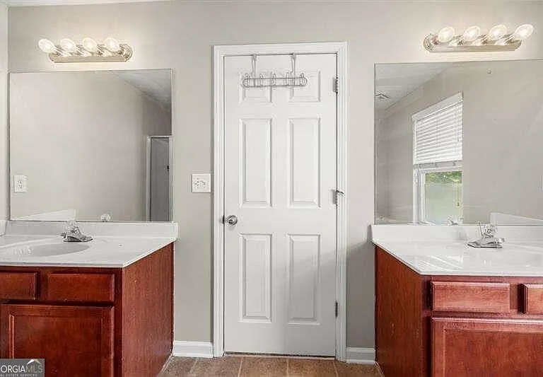 37 Providence Oak Ln — Photo 25