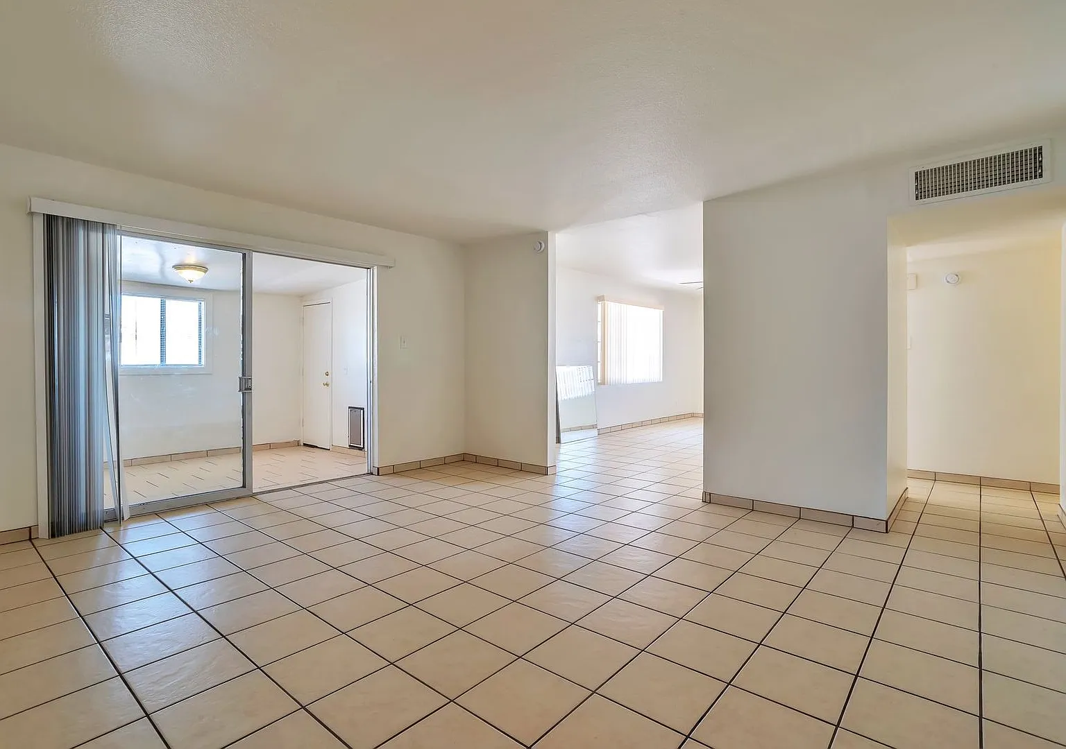 Spacious 3-bedroom, 3-bathroom home with an attached casita located in Scottsdale, AZ — Photo 4