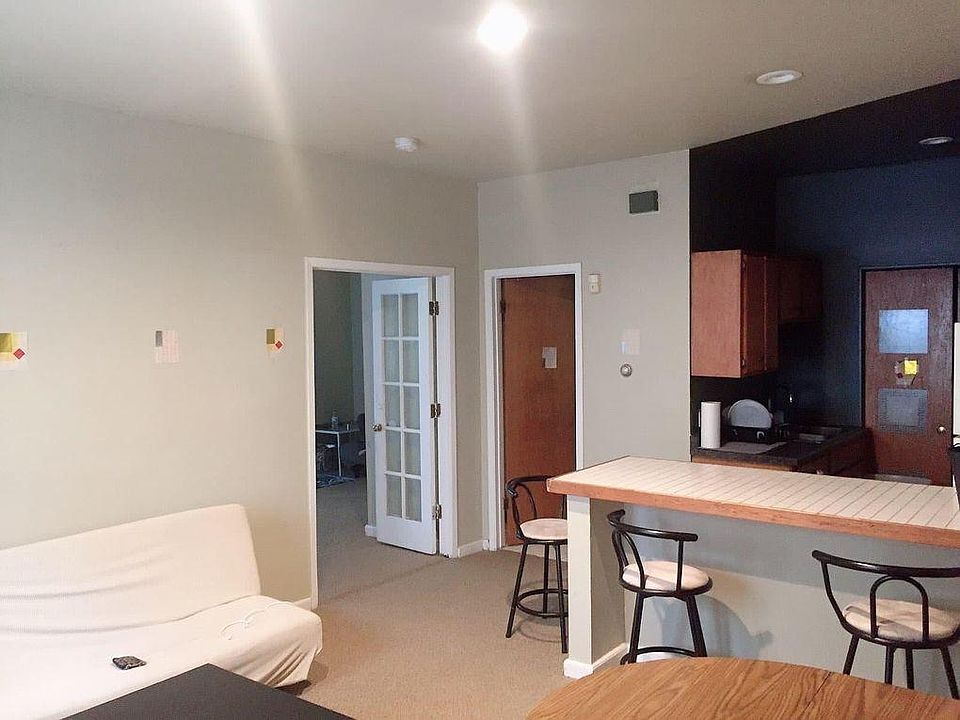 1st image of 825 Russell Ave N #2