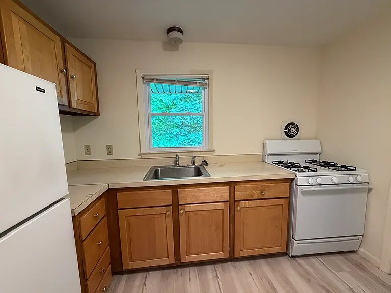 888 Main St #2-F — Photo 6