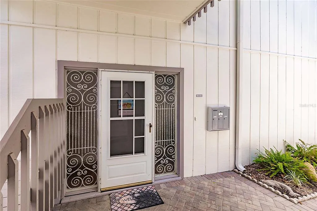 2 bed, 2.0 bath, 1180 sqft, $8,800 — Photo 1