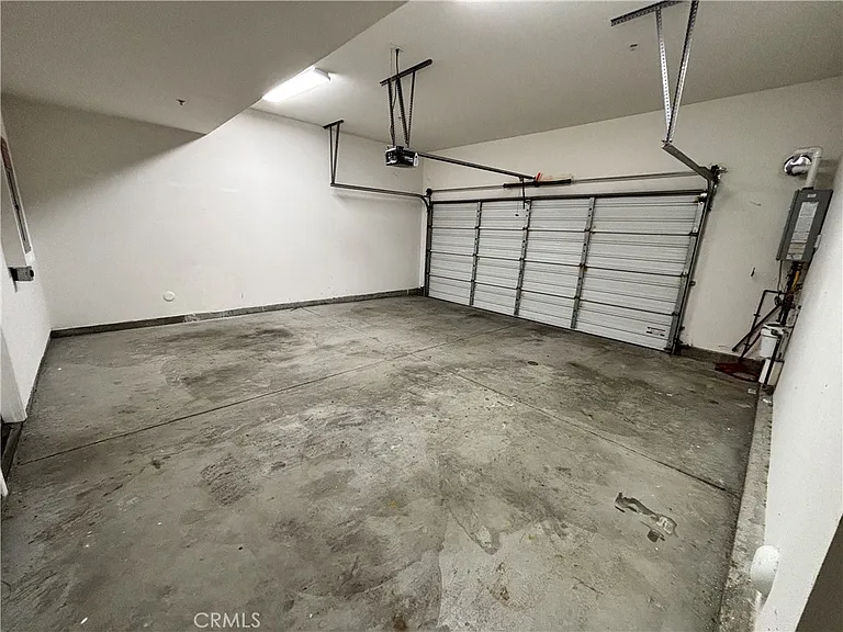 501 W Maple Ave — Photo 62