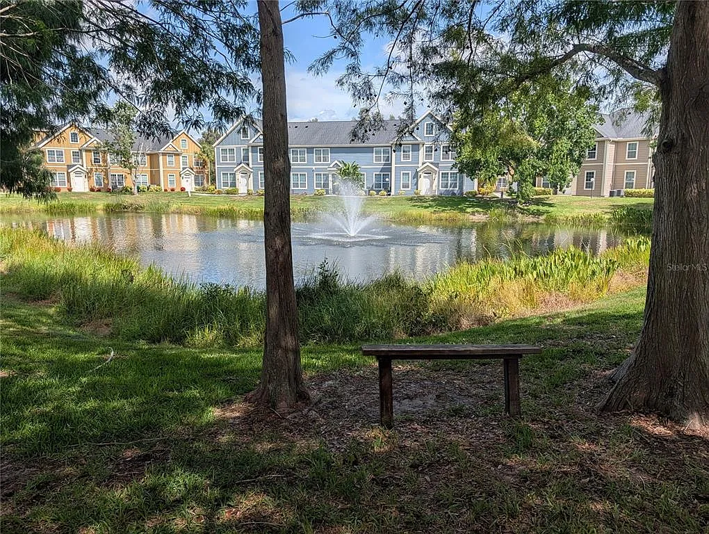 2 bed, 2.0 bath, 1141 sqft, $1,900 — Photo 2