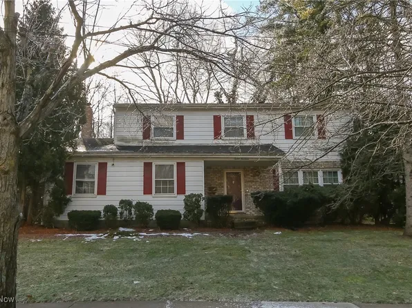 1214 Winhurst Dr, Akron, OH 44313