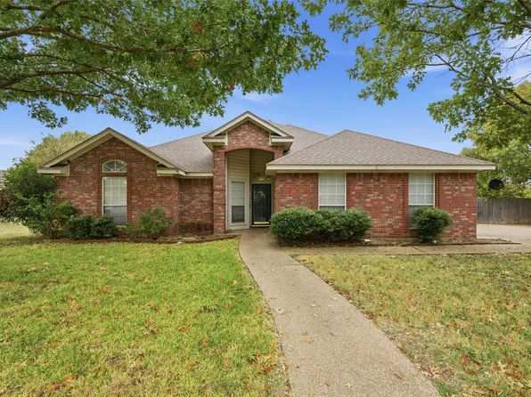 621 Yukon Pass Dr, Hewitt, TX 76643