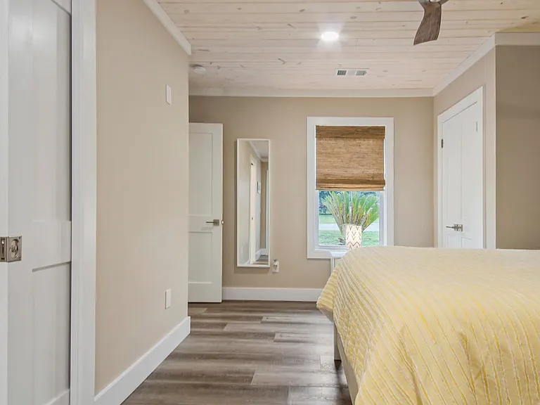 307 Dolphin Dr — Photo 16