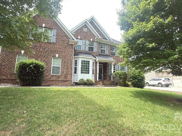 1008 Hawker Rd, Matthews, NC 28104