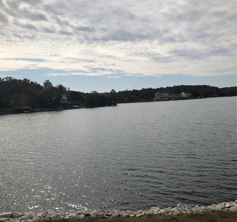 1st image of 5848 Redwood Dr