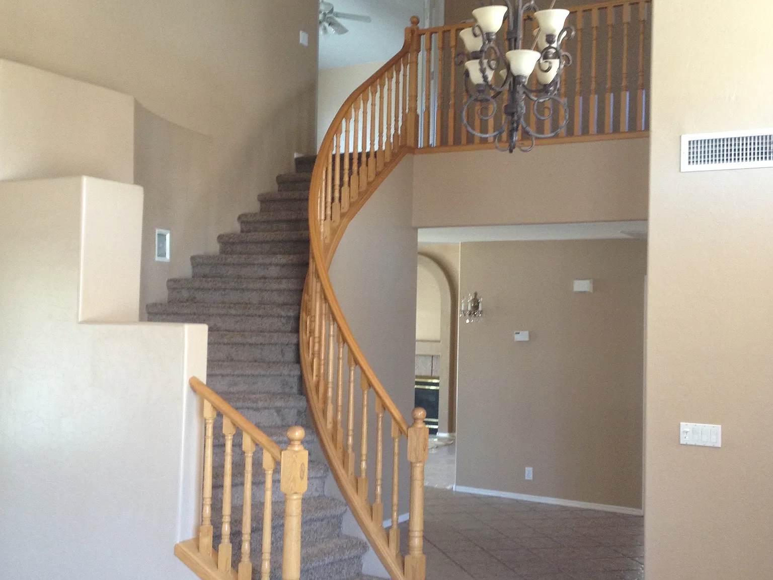 5 bed, 2613 sqft, $2,950 — Photo 4