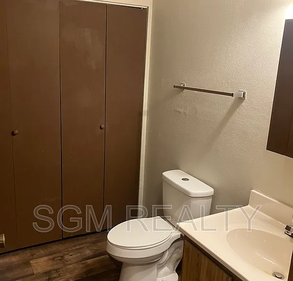 1009 Belle Valley Dr #4 — Photo 3